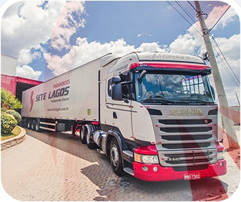 Carreta da Sete Lagos para cargas fechadas
